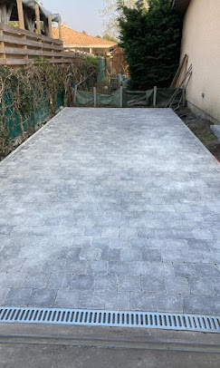 Garage et terrasse réalisés par RG Terrassement – Gujan-Mestras